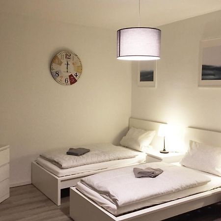 Nice And Cozy Apartment With Wifi And Balcony 노이스 외부 사진